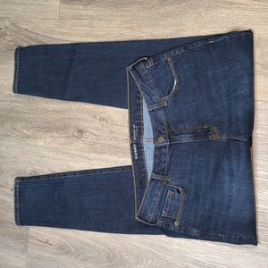 sac961👖Old Navy Mid Rise Rockstar Size 14 w/29” Inseam  Demin Jeans